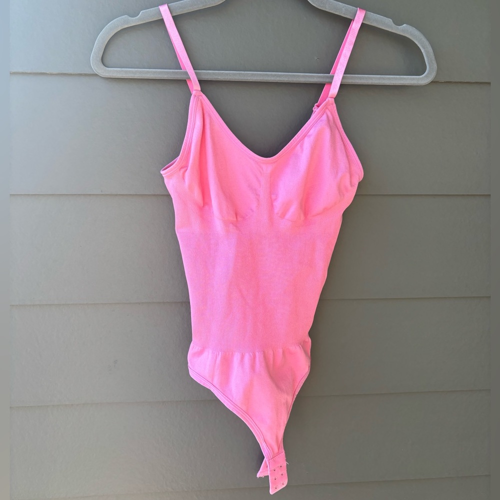 NWOT Adjustable Strap Seamless Shapewear Bodysuit | SM